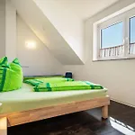 Buchmann Apartman *